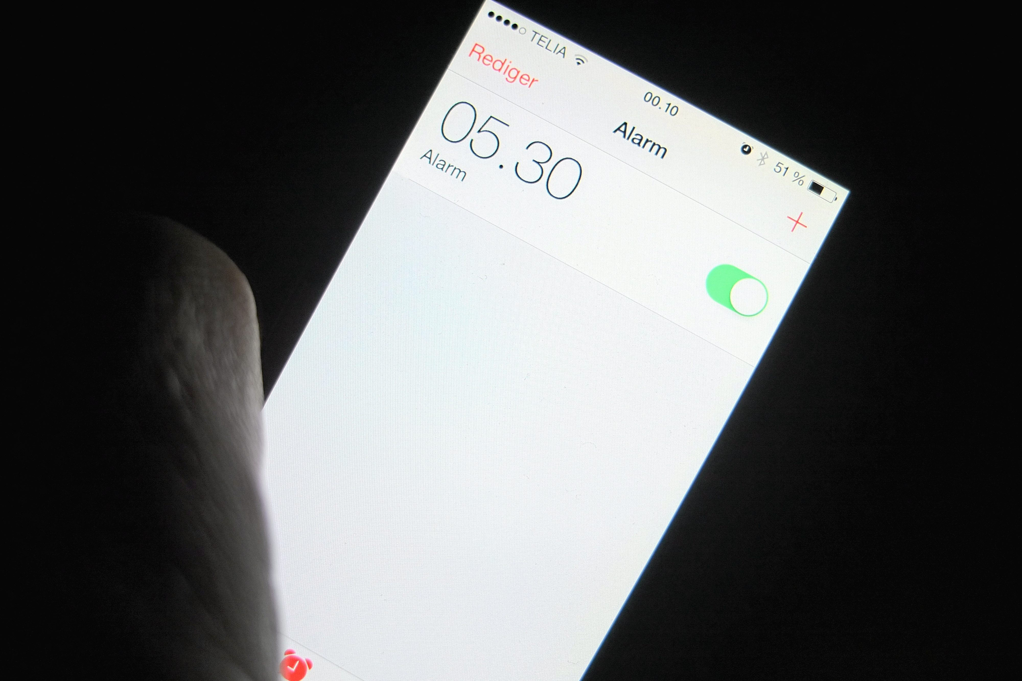 Snooze-knappen kan ødelægge din dag. Her får du tips til, hvordan du undgår den