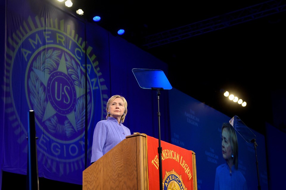 Democratic presidential nominee Hillary Clinton addresses the National Convention of the American Legion in Cincinnati Foto: Reuters/Bryan Woolston