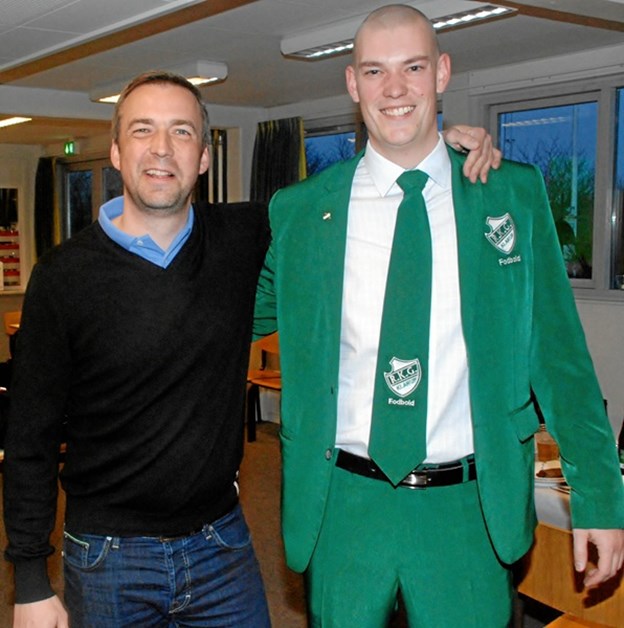 Allan Henriksen (th.) er nomineret for sit store arbejde som fodboldformand i RKG Klarup. Privatfoto