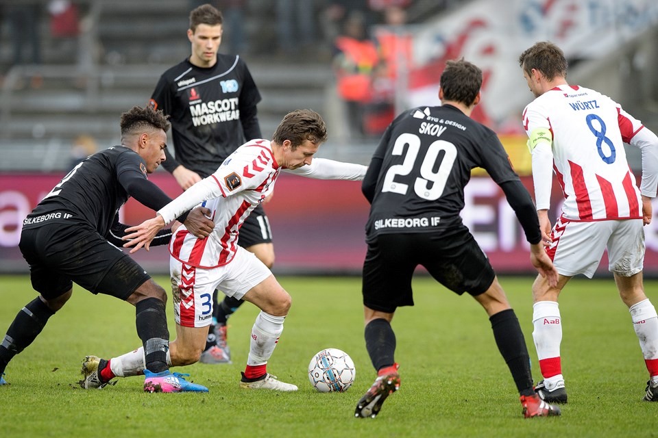Jakob Ahlmann har taget teten på AaB’s hold i foråret, hvor Rasmus Würtz ikke helt har nået sit topniveau. Arkivfoto: Henrik Bo Claus Jensen
