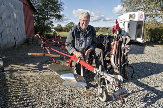 Denne svingplov af mærket ”Langeskov nr. 3” brugte Calle Jonasen, da han i weekenden pløjede med sine to arbejdsvante heste ved mesterskabet i Norge. Calle Jonasen laver i øvrigt selv det seletøj, der benyttes til hestene. Lone Lærke Krog og Henrik Louis (foto)
