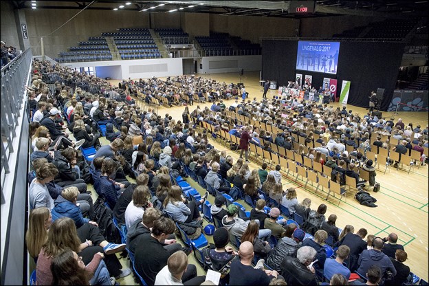 Hele 1240 skolelever fra de ældste klasser deltog i Ungevalg 2017 i Arena Nord. Foto: Lars Pauli Hans Christensen