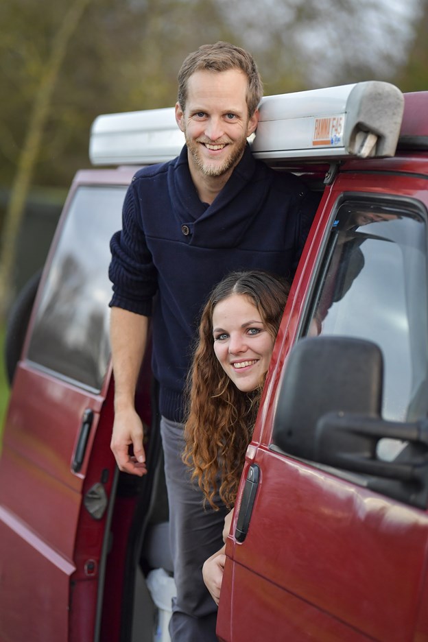 Både Morten Grau Jensen og Mette Fuglsang fremhæver friheden, når man spørger dem, hvad de glæder sig til i det liv, der venter dem på vejene. Camilla Gammelgaard og Michael Koch (foto)