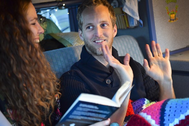Bilen er både deres transportmiddel og deres hjem. Camilla Gammelgaard og Michael Koch (foto)
