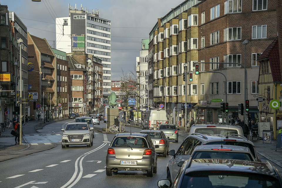 Aalborg Kommune vil gerne have et bedre overblik over hvilke trafikuheld, der sker hvor på kommunens veje. Ifølge trafiksikkerhedsplanen vil kommunen indlede et samarbejde med skadestuepersonale om at registrere skader fra trafikuheld, men det har vist sig vanskeligere end først antaget. Foto: Lars Pauli Lone Beck