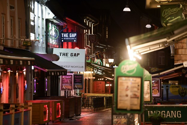 Alle Rekoms's barer og diskoteker i Jomfru Ane Gade har grandprix-cocktails i drinkskortet frem til den 10. februar Camilla Gammelgaard og Claus Søndberg (foto)