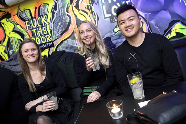 Der var godt fyldt på Hornsleth i løbet af aftenen, hvor alle DMGP-implicerede var inviteret til fest. Camilla Gammelgaard, Pauline Vink og Lars Pauli (foto)