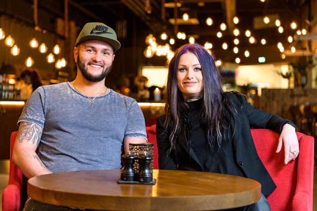 Kristina Vad og Kenni Sørensen står for den daglige drift af Holy Cow i Shoppen. Camilla Gammelgaard og Nicolas Cho Meier (foto)