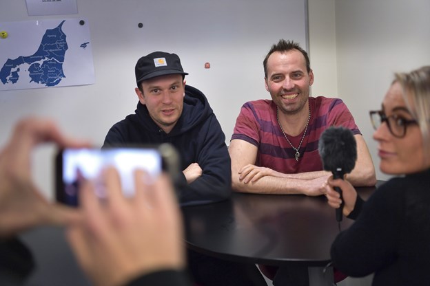 Selvom der er meget brok i showet, så kan komikerne ikke finde noget negativt at sige om Aalborg. Camilla Gammelgaard og Michael Koch (foto)