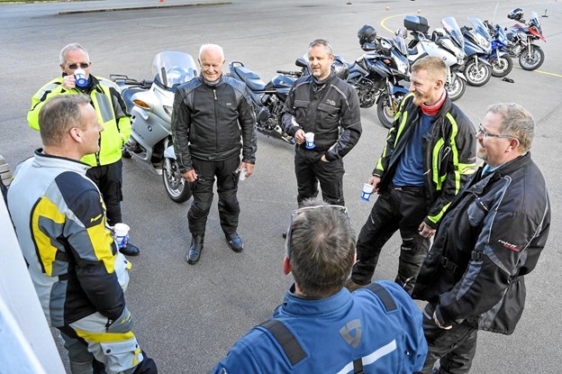 De fleste motorcyklister er ældre mænd. Mange kommer til skade, fordi deres færdigheder er for dårlige efter flere års manglende kørsel. Det kan et kørekursus råde bod på. Foto: Michael Koch Anders Andersen