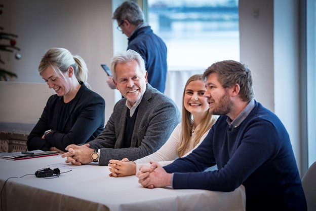 Både Steen Royberg (i midten) og Kenneth Toft-Hansen (til højre) glæder sig over, at byggeriet af badehotellet nu er startet. Arkivfoto: Kim Dahl Hansen Claus T. Kræmmergård