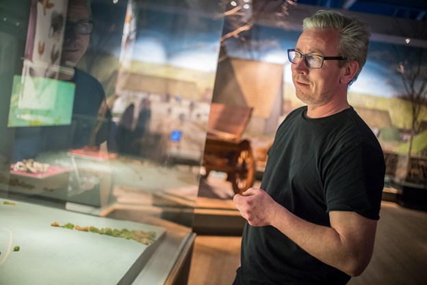 René Maxwell kører Café Lindholm videre efter Madfar har trukket sig. Camilla Gammelgaard og Martin Damgård (foto)