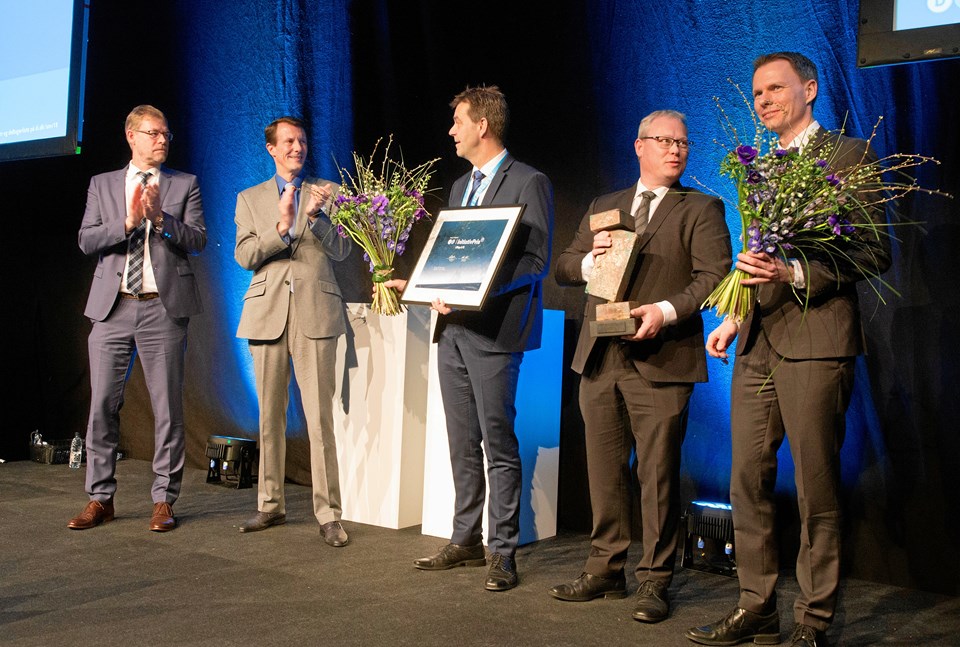 Prins Joachim overrakte i januar DI’s Initiativpris til Liftups adm. direktør Søren Elisiussen og Liftups medstifter Flemming Eriksen. Fra venstre DI formand Lars-Peter Søbye, HKH Prins Joachim, direktør for innovation Flemming Eriksen og adm. direktør Søren Elisiussen (begge fra Liftup A/S) samt direktør i DI Kent Damsgaard. Privatfoto Flemming Thestrup Andersen