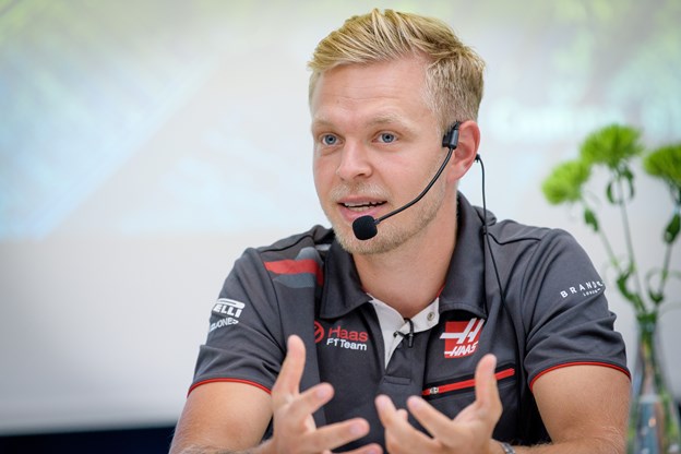 Formel 1-stjernen Kevin Magnussen besøgte EUC Nordvest i Thisted. Foto: Bo Lehm Christoffer Green Sørensen