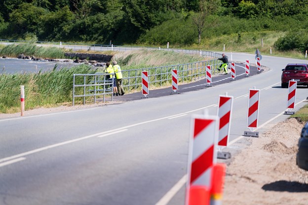 Den første etape af cykelstien mellem Mariager og Fladbjerg er ved at være klar. Resten af vejen til Assens ventes at stå færdig til efteråret. Foto: Torben Hansen Line Lykkegaard Skou og Torben Hansen (foto)