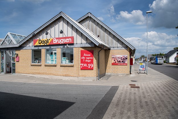 Den lokale opbakning har vendt stemningen i foreningen bag dagligvarebutikken, der nu kæmper videre for deres nærlokale butik. Foto: Andreas Falck Kasper Ørkild