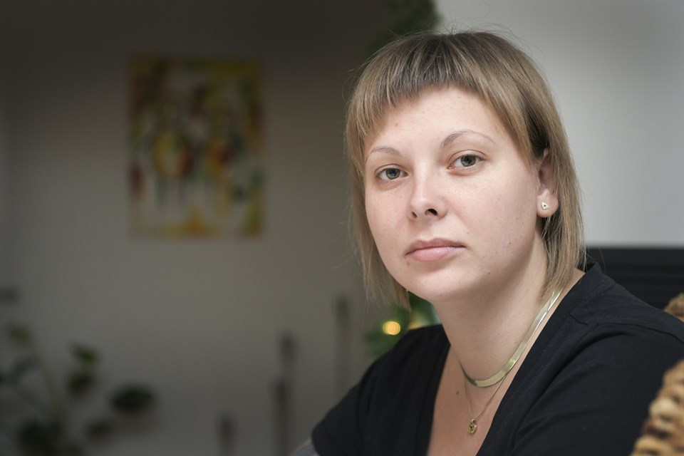 29-årige Jannie Lyngberg-Larsen har tidligere forsøgt at gennemføre fem forskellige uddannelser. - Ingen af dem er lykkedes. Til at starte med var min største drøm at få et fleksjob. Jeg har også været i arbejdsprøvning. Det blev kun til halvanden dag, før jeg måtte give op. Jeg synes efterhånden jeg har prøvet alt, og jeg har i lang tid været for syg til at blive arbejdsprøvet, har hun tidligere fortalt til NORDJYSKE. Line Lykkegaard Skou