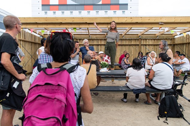 Vibeke Gamst hilste fra resten af byrådet. Foto: Henrik Bo Lise Stenbro og Henrik Bo (foto)