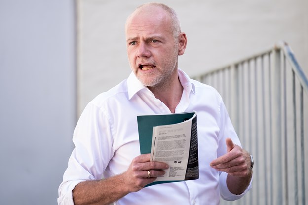 Dramaturg Jens Christian Lauenstein Led fortæller om sæsonens program. Anne Helene Kahr Thomsen og Lasse Sand (foto)