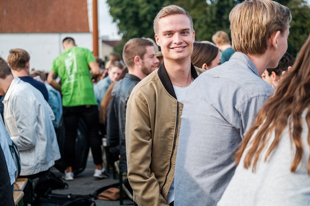 Her ses Jakob Dyrholm fra Esbjerg, der glæder sig til at komme i gang med studiet. Camilla Gammelgaard og Lasse Sand (foto)
