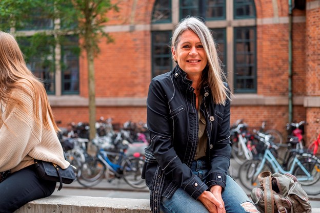 Dorte Stormly Enevoldsen bor i midtbyen og kommer tit forbi Skråen til koncerter. Pauline Vink og Lasse Sand (foto)