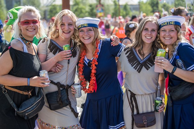 Hvis karneval fortsætter med at vokse i samme takt som nu, vil det i 2022 være større end Roskilde Festival. Arkivfoto: Andreas Falck Katrine Schousboe